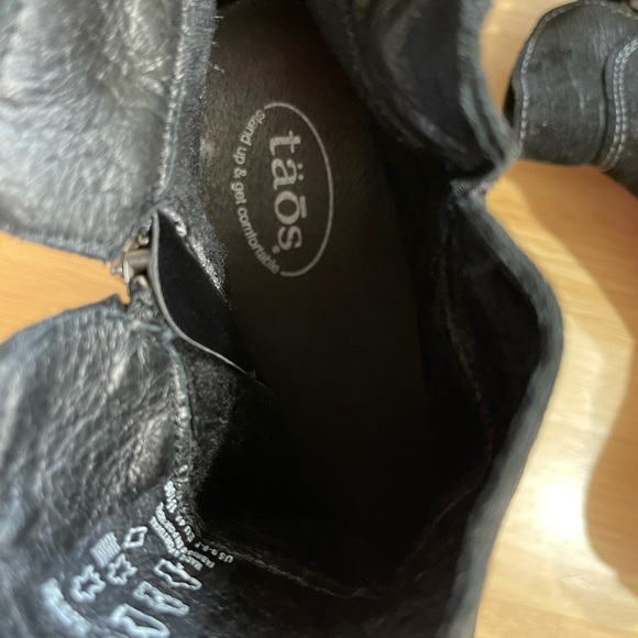 Taos Dillie Ankle Boots - size 9 (40). Worn once - Picture 2 of 8